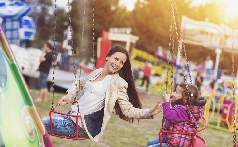 mother-and-daughter-at-amusement-park.jpg