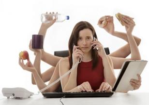 photo-of-a-woman-eating-while-working.jpg