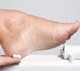 photo-of-applying-antifungal-cream-in-foot.jpg